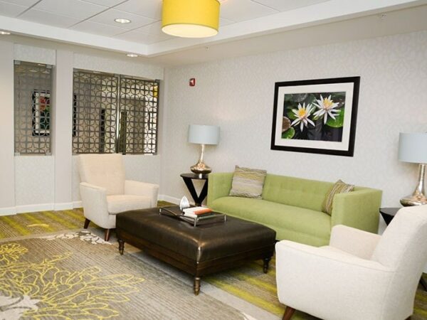 Huntley Horizons living room